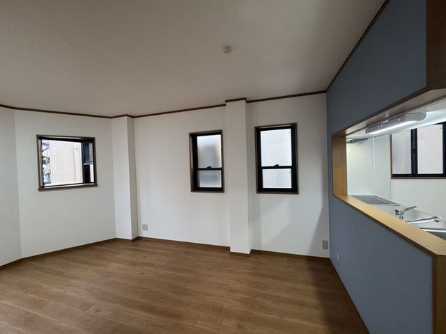 3LDK Steel House for Sale in Moriguchi, Osaka - All-Electric & Vacant - Thumbnail 3