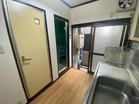 5K Terrace House for Sale near Bentencho Station, Osaka - Thumbnail 4