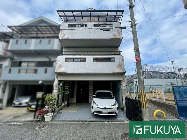 4LDK House for Sale in Hirakata, Osaka - 110.61 sqm - Thumbnail 2