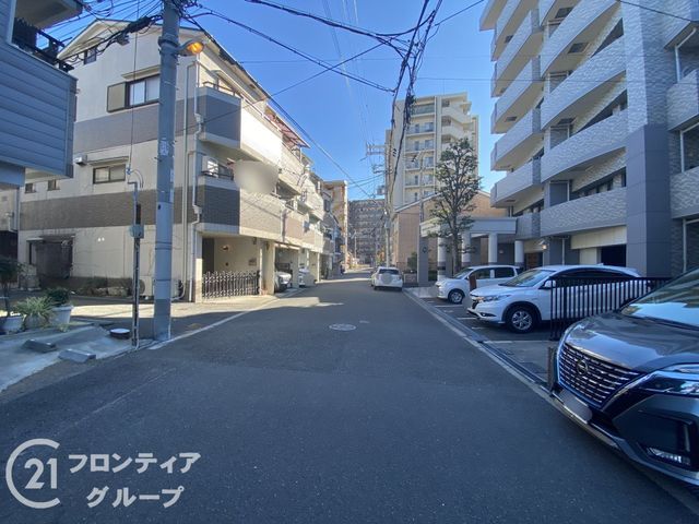 4LDK Steel-Frame House with Roof Terrace near Kita-Tanabe Station, Osaka - Thumbnail 2
