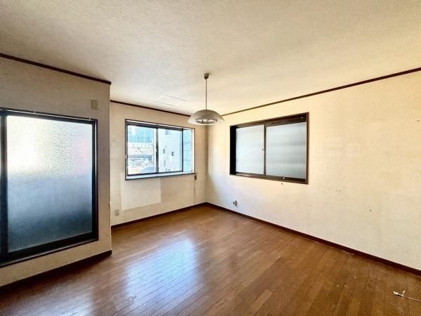 3DK Detached House for Sale in Nishinari, Osaka - 93.87 sqm - Thumbnail 3