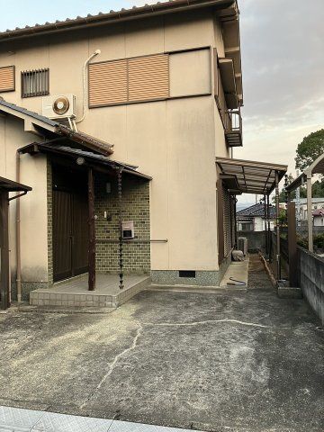 5LDK House for Sale in Yamazaki, Iwade City, Wakayama - Thumbnail 2