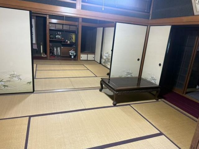 5DK Single-Story House for Sale in Wakayama City - Thumbnail 3