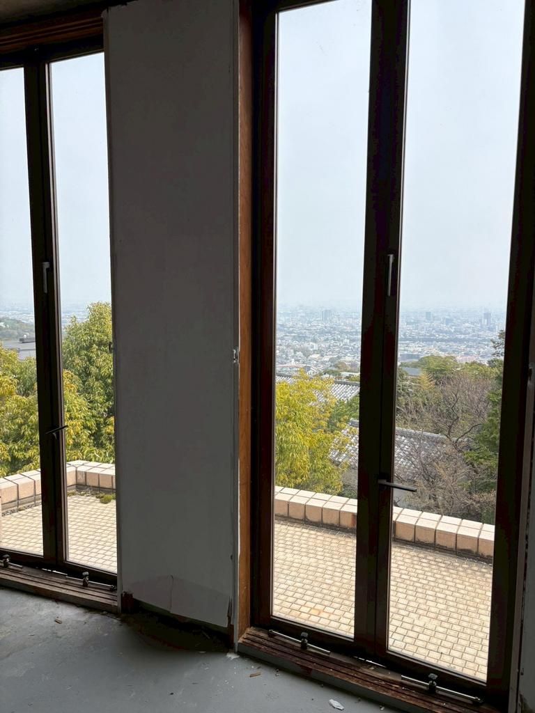 Large 5LDK Estate in Ashiya's Prestigious Rokuroso Neighborhood - Thumbnail 3