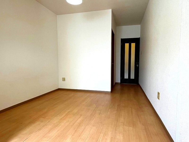 2LDK House for Sale in Tennoji-ku, Osaka - Thumbnail 4