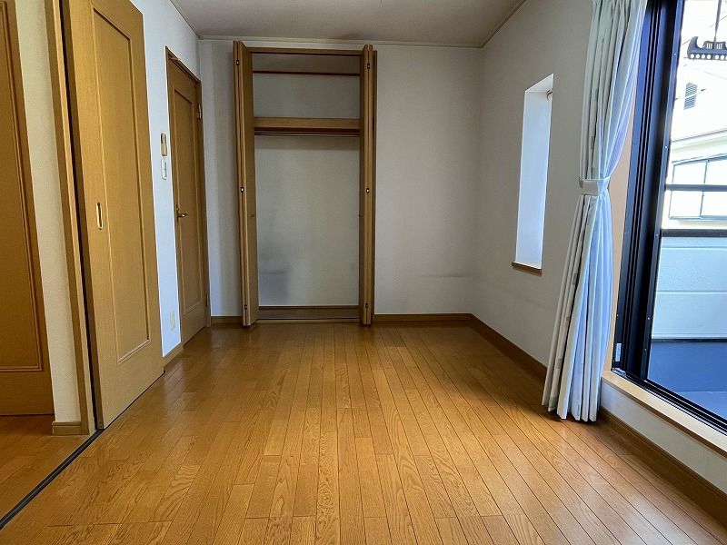 4LDK Detached House with Garage in Osaka Joto Ward - Thumbnail 4