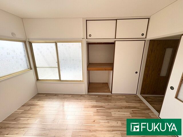 4LDK Detached House for Sale in Toyonaka, Osaka - Thumbnail 2