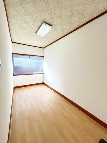 3-Story 4DK House for Sale in Osaka Nishinari Ward - Thumbnail 2