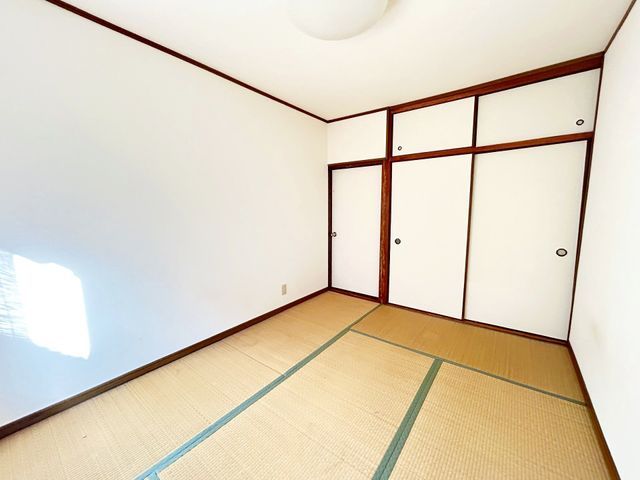 3-Story 4DK House for Sale in Osaka Nishinari Ward - Thumbnail 4