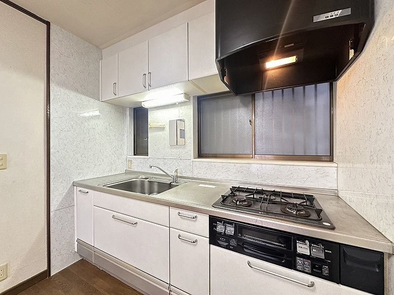 3LDK Detached House for Sale near Wakae-Iwata Station, Higashi-Osaka - Thumbnail 4