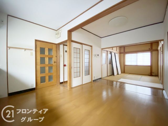 5LDK Family Home for Sale in Higashiosaka, Osaka - Thumbnail 2