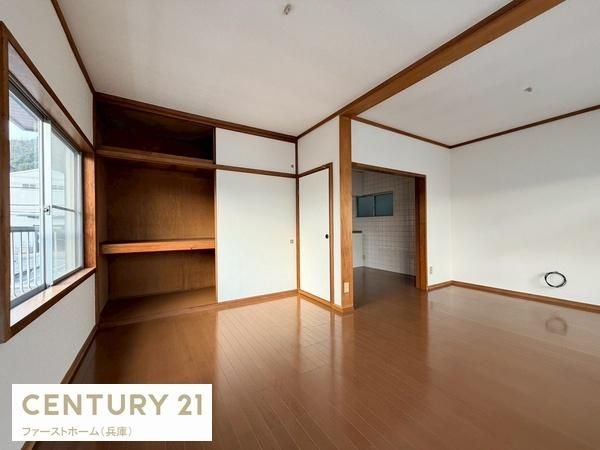 Renovated 2SLDK House for Sale in Himeji, Hyogo - Thumbnail 4