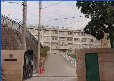 Renovated 4LDK House for Sale in Higashi-Osaka, Osaka - Thumbnail 3