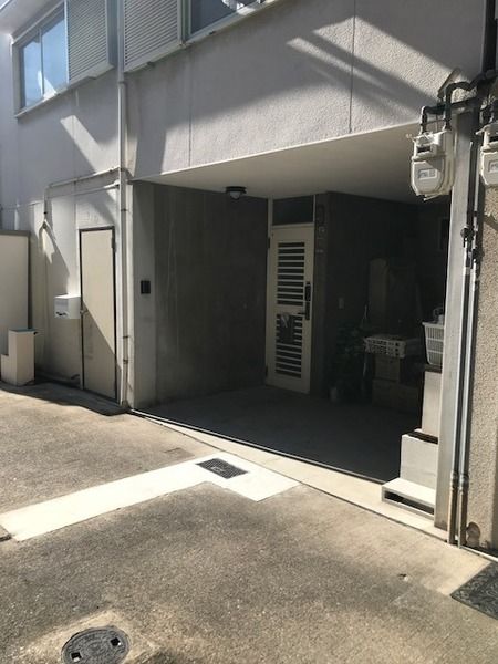 3-Storey 4DK Detached House for Sale in Hirakata, Osaka - Thumbnail 2