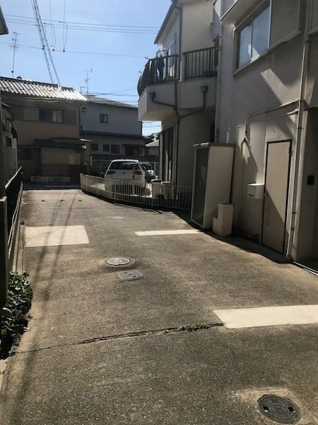 3-Storey 4DK Detached House for Sale in Hirakata, Osaka - Thumbnail 3