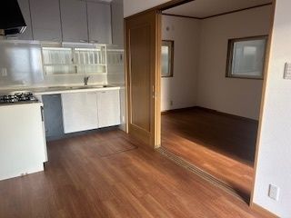 Renovated 4DK Detached House for Sale in Fujiidera, Osaka - Thumbnail 4