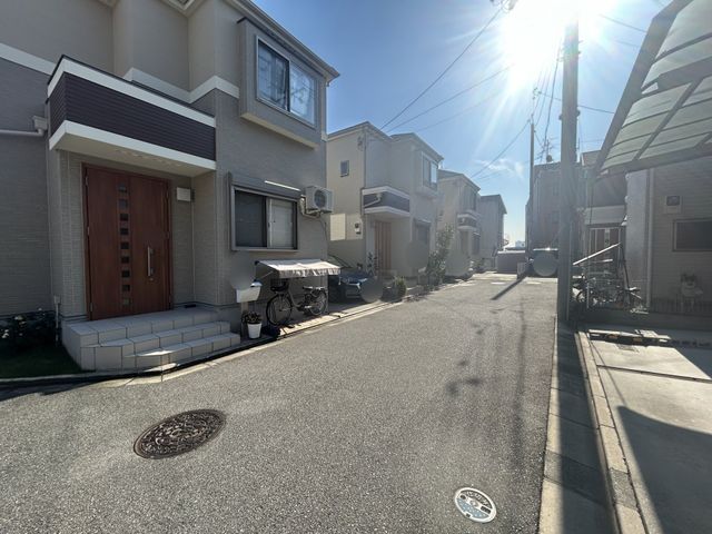 2SLDK Detached House for Sale in Suita, Osaka - 84.05 sqm - Thumbnail 2