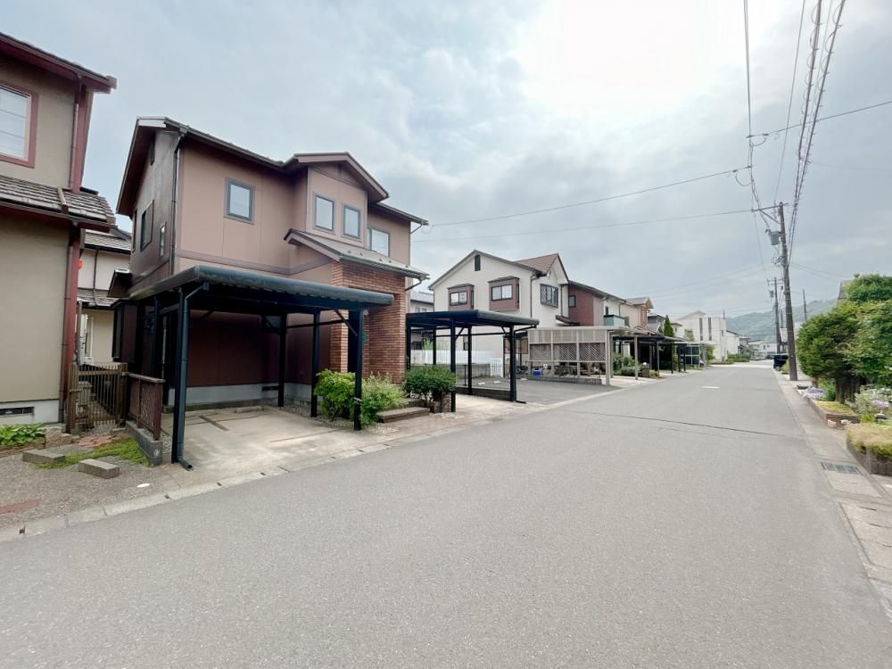 Renovated 4LDK House in Fukui City | Near Schools & Shops - Image 1