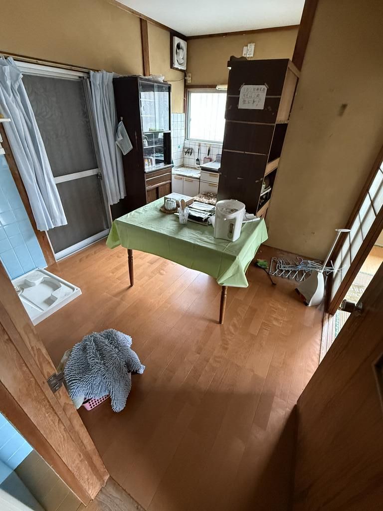 Corner Lot 3DK House for Sale near Shintetsu Ishikiri Station, Higashiōsaka - Thumbnail 2