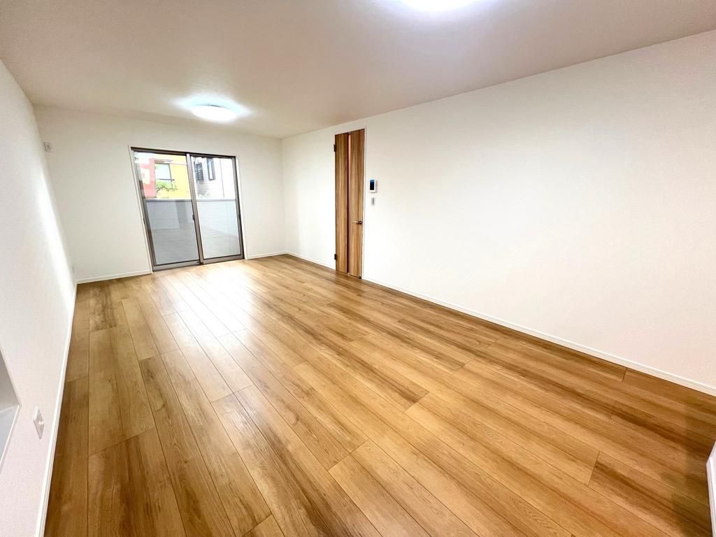 New 2-Storey House with 2 Car Parks in Kobe Nada Ward - Thumbnail 3