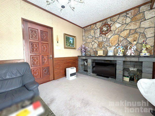 Spacious 6DK Corner-Lot House with Garden in Habikino, Osaka - Thumbnail 3