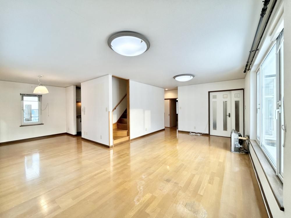5LDK Renovated House for Sale in Wakkanai, Hokkaido - Thumbnail 4
