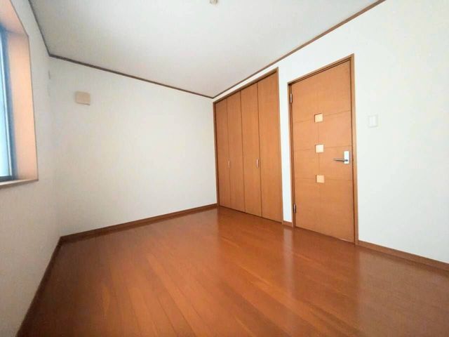 3LDK Detached House for Sale in Higashiyodogawa, Osaka - Thumbnail 3