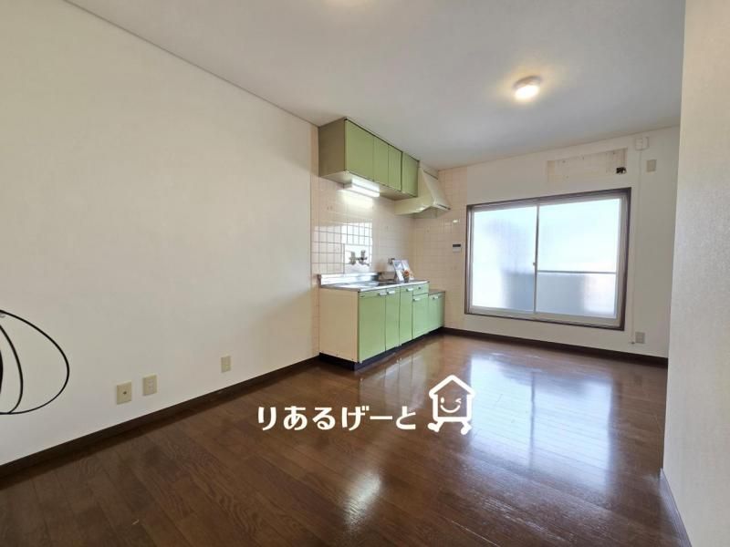 4LDK Family House for Sale in Kadoma, Osaka - Renovated & Vacant - Thumbnail 4