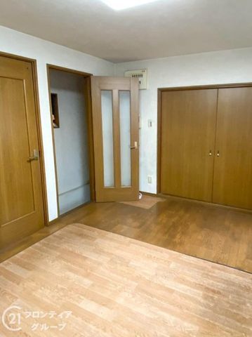 3-Story Detached House with Garage in Higashiosaka, Osaka - Thumbnail 2