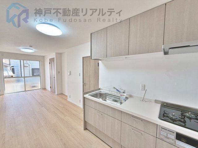 Renovated 3LDK Wooden House Near Nishinada Station, Kobe - Thumbnail 2