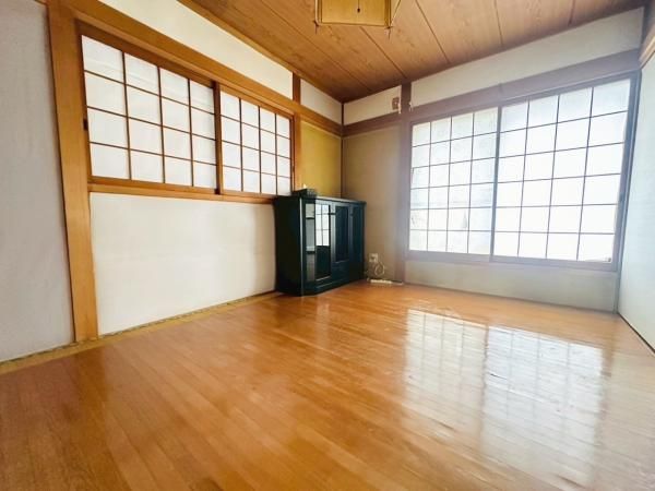 4LDK Detached House for Sale in Hirakata, Osaka - Thumbnail 3