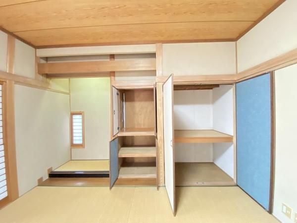 4SLDK House for Sale in Momoyamadai, Kobe - 174.38 sqm - Thumbnail 2