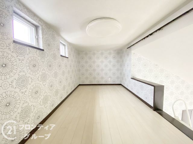 4LDK Detached House for Sale in Sakai, Osaka - Spacious Family Home - Thumbnail 2