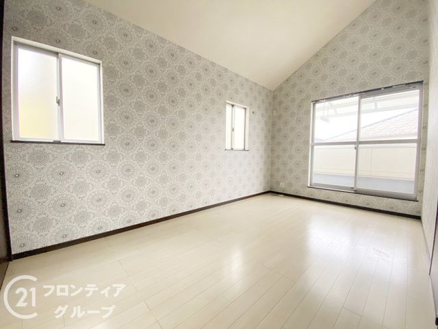 4LDK Detached House for Sale in Sakai, Osaka - Spacious Family Home - Thumbnail 3