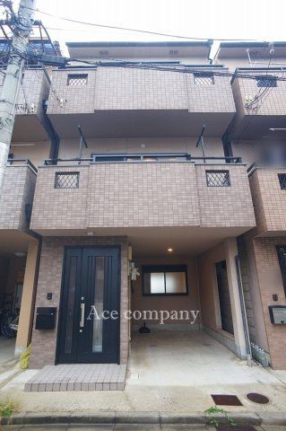 Renovated 4LDK Steel House for Sale in Higashiosaka, Osaka - Thumbnail 2