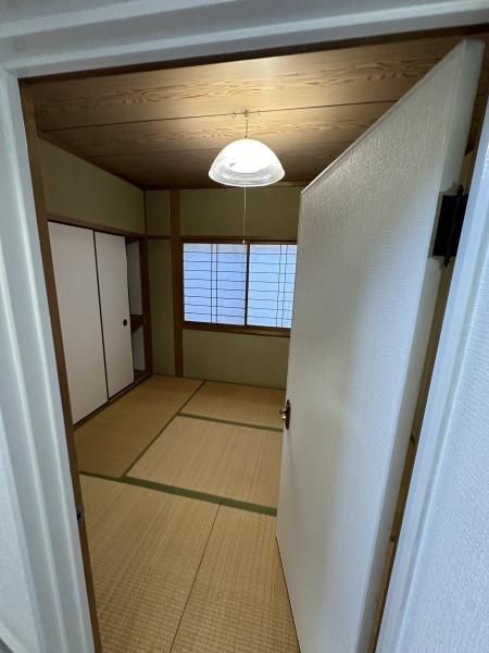 4DK Wooden House for Sale in Sumiyoshi, Osaka - 19800000 Yen - Thumbnail 2