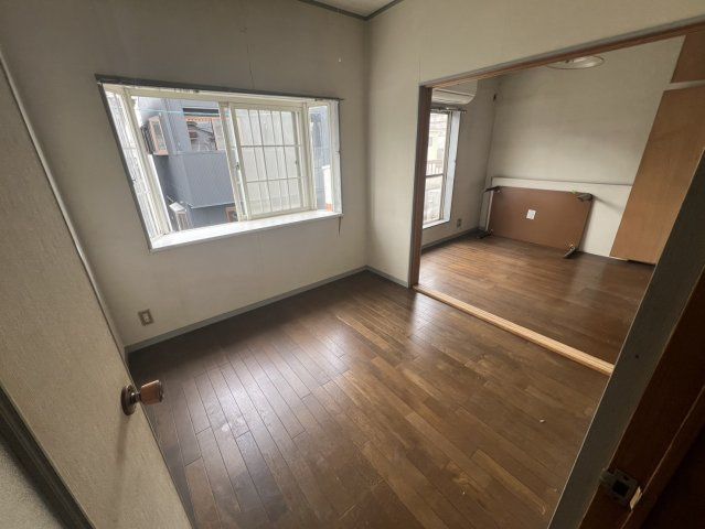 Steel-Framed 5DK House for Sale in Higashiosaka, Osaka - Thumbnail 3