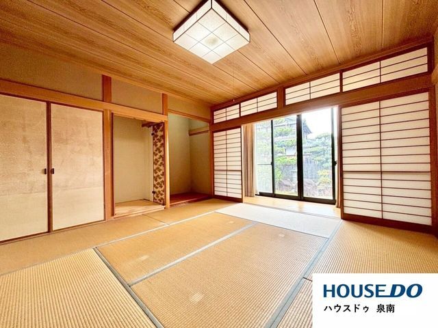 6LDK Detached House for Sale in Hannan City, Osaka - Thumbnail 2