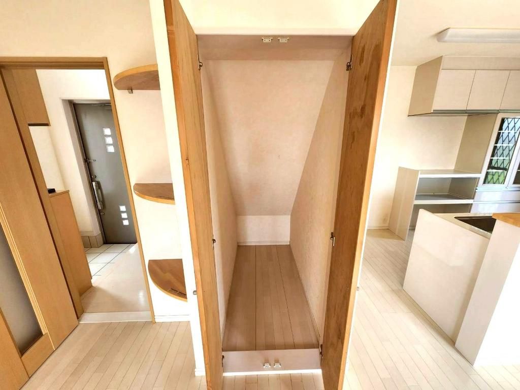 4LDK Detached House for Sale in Himeji, Hyogo - Modern Family Home - Thumbnail 2