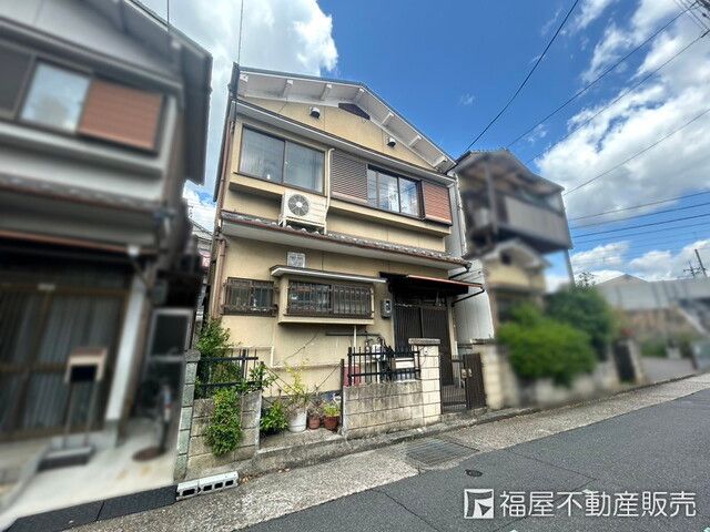4DK House for Sale in Ukyo-ku, Kyoto Near Station - Thumbnail 2