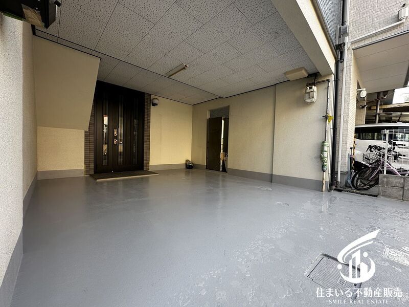 4LDK Detached House in Daito City, Osaka with Planned Renovation - Thumbnail 2