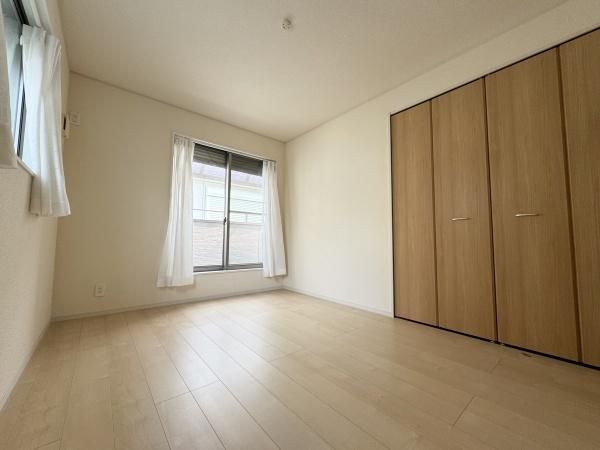 4SLDK Detached House for Sale in Settsu City, Osaka - Thumbnail 2