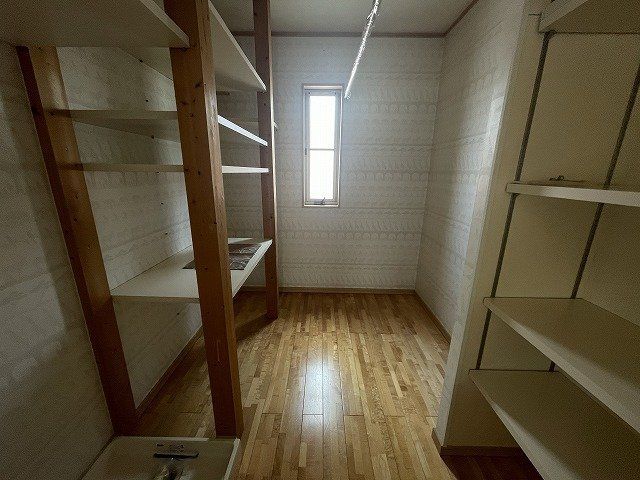 Renovated 4-Bedroom House with Carport in Himeji, Hyogo - Thumbnail 3