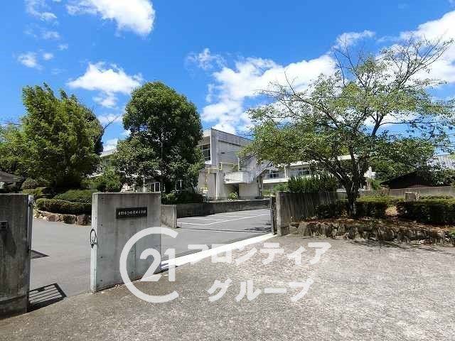 3LDK Detached House with Walk-in Closet in Katano, Osaka - Thumbnail 2
