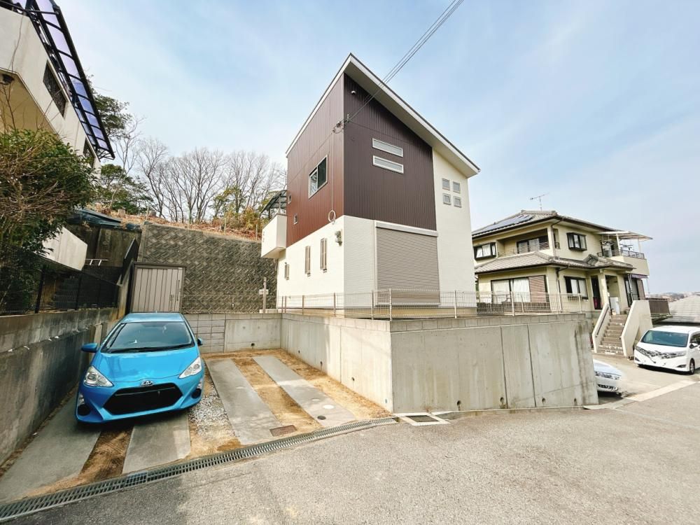 Renovated 3LDK House near Suzurandai Station, Kobe - Image 1