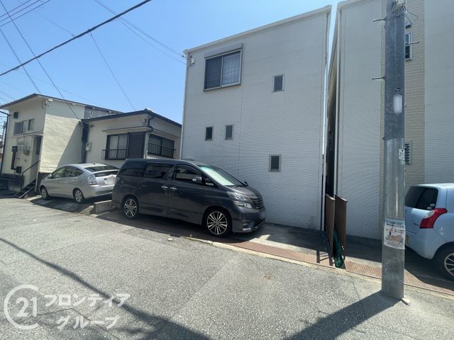 Spacious 4LDK Detached House for Sale in Kobe Hyogo Ward - Thumbnail 2