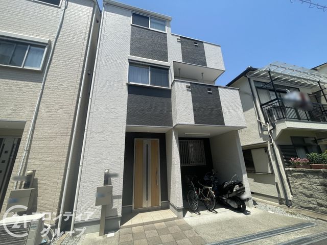 Spacious 4LDK Detached House for Sale in Kobe Hyogo Ward - Thumbnail 3
