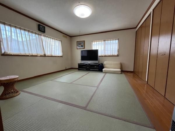 6SLDK All-Electric House for Sale in Neyagawa, Osaka - Thumbnail 2