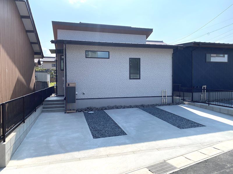 2LDK New Build House for Sale in Yokkaichi, Mie - Thumbnail 2