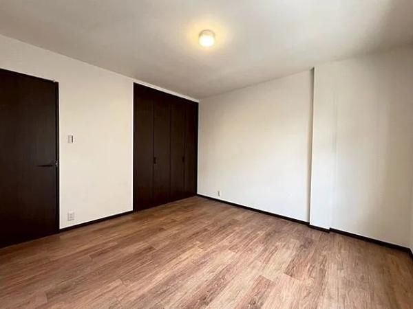 Renovated 4DK Steel House for Sale near Kawachi Hanazono Station - Thumbnail 4